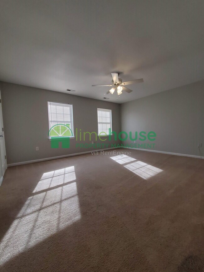 Building Photo - 420 W 30th St