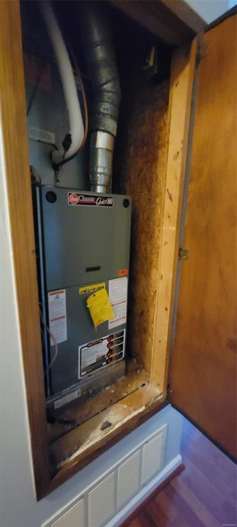 Building Photo - 135 Daffodil Dr