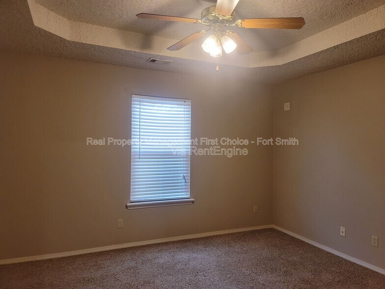 Building Photo - 2316 Woodwind Way