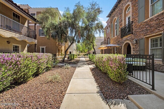 Building Photo - 2780 S Alpine Dr