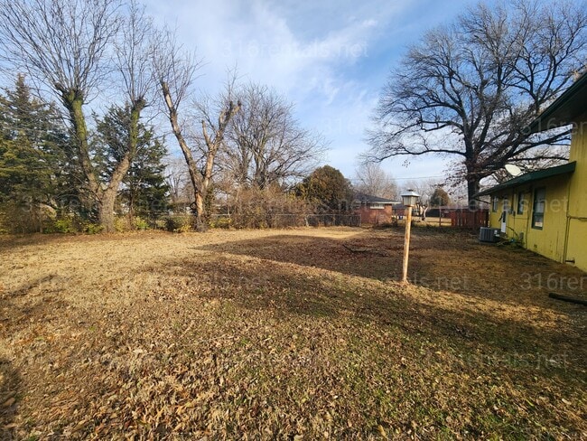 Building Photo - $1,549- 4 bedroom/ 2 bathroom Single Family Home