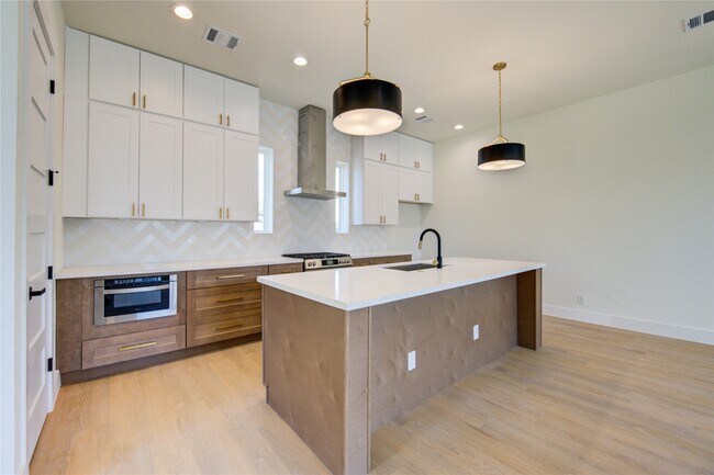 Building Photo - 4702 Coke St