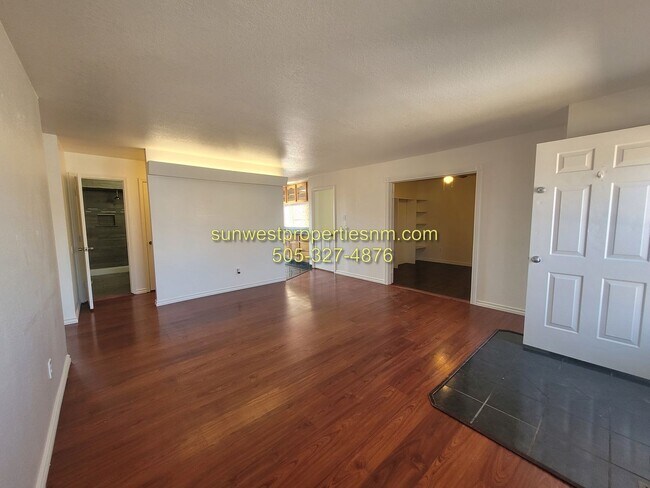 Building Photo - 4 Bedroom, 2.5 Bath Home for Rent