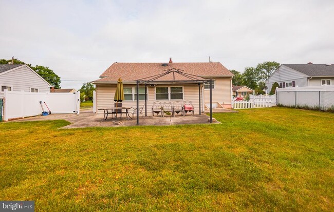 Building Photo - 222 MacClelland Ave