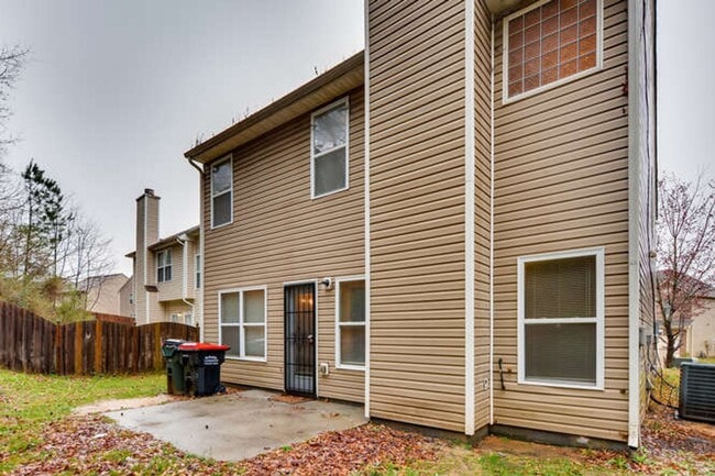 Building Photo - Newer Home For Rent 2 Story - Just Like Br...