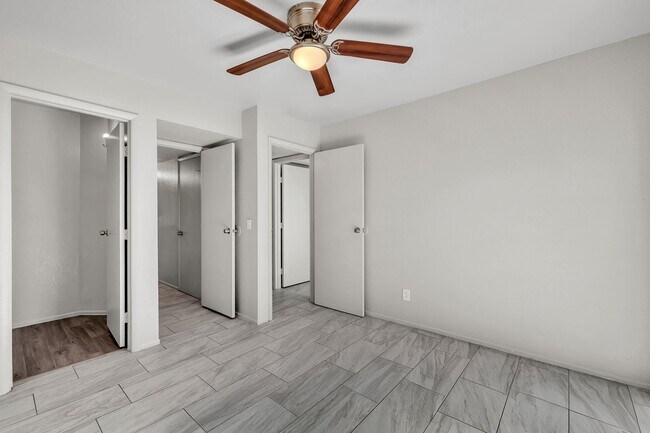 Building Photo - 45 N Phyllis