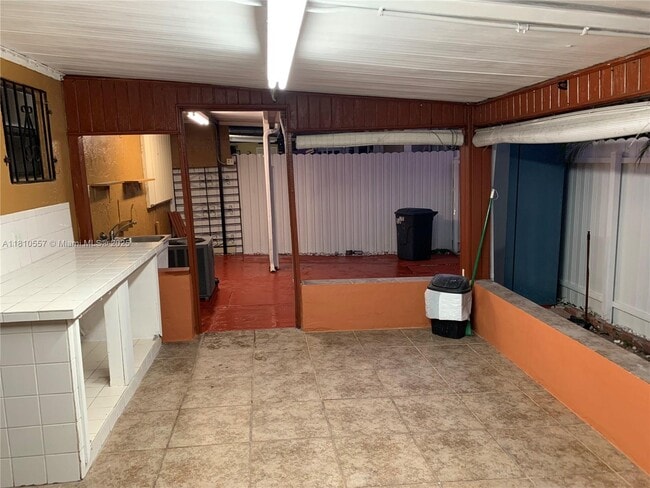 Building Photo - 2775 W 61st St