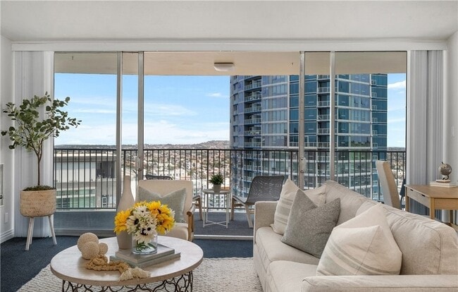 Building Photo - 700 E Ocean Blvd