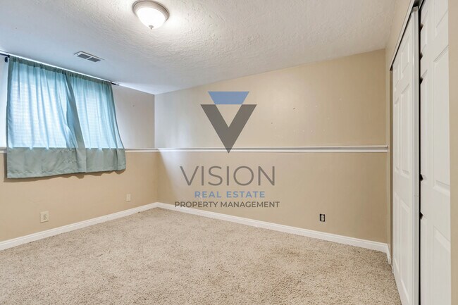 Building Photo - 6842 S Enchanted Dr