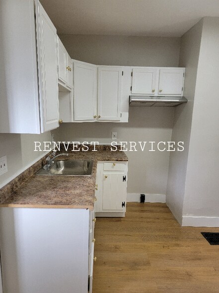 Building Photo - 2112 Ravenwood Ave