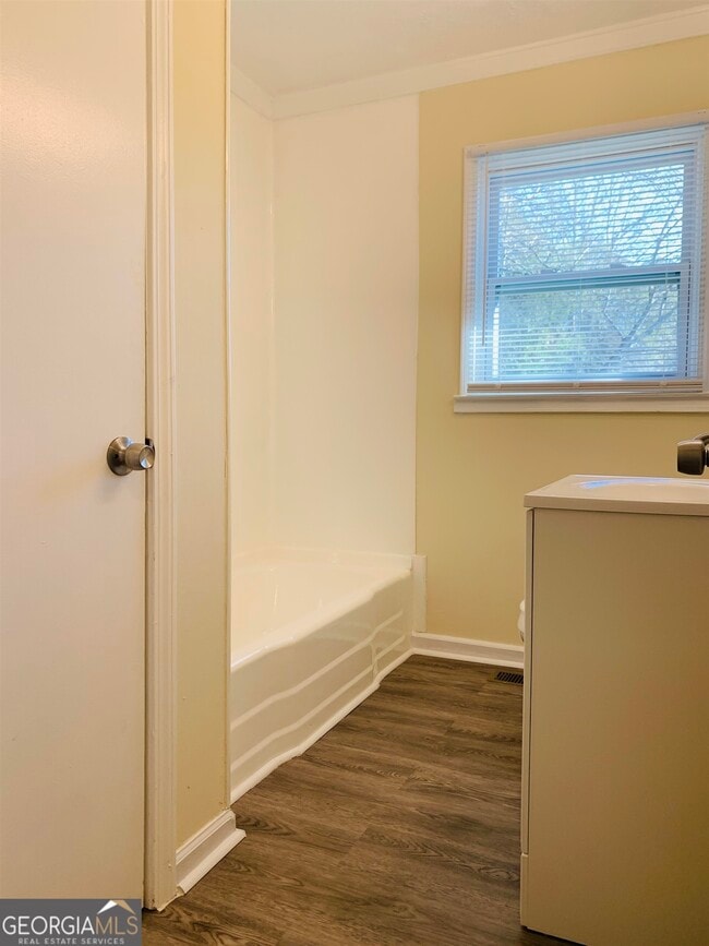 Building Photo - 24 Camellia Dr