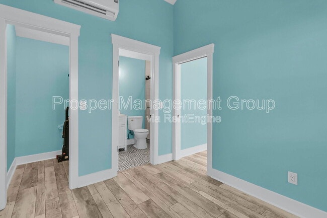 Building Photo - 8 Larnes St