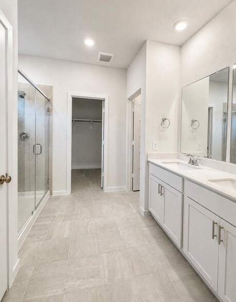 Building Photo - 14187 Granger Pointe Ln