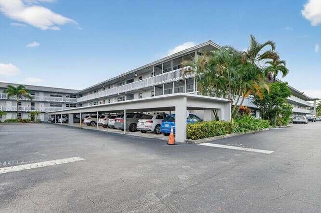 Building Photo - 1200 SW 12th Ave