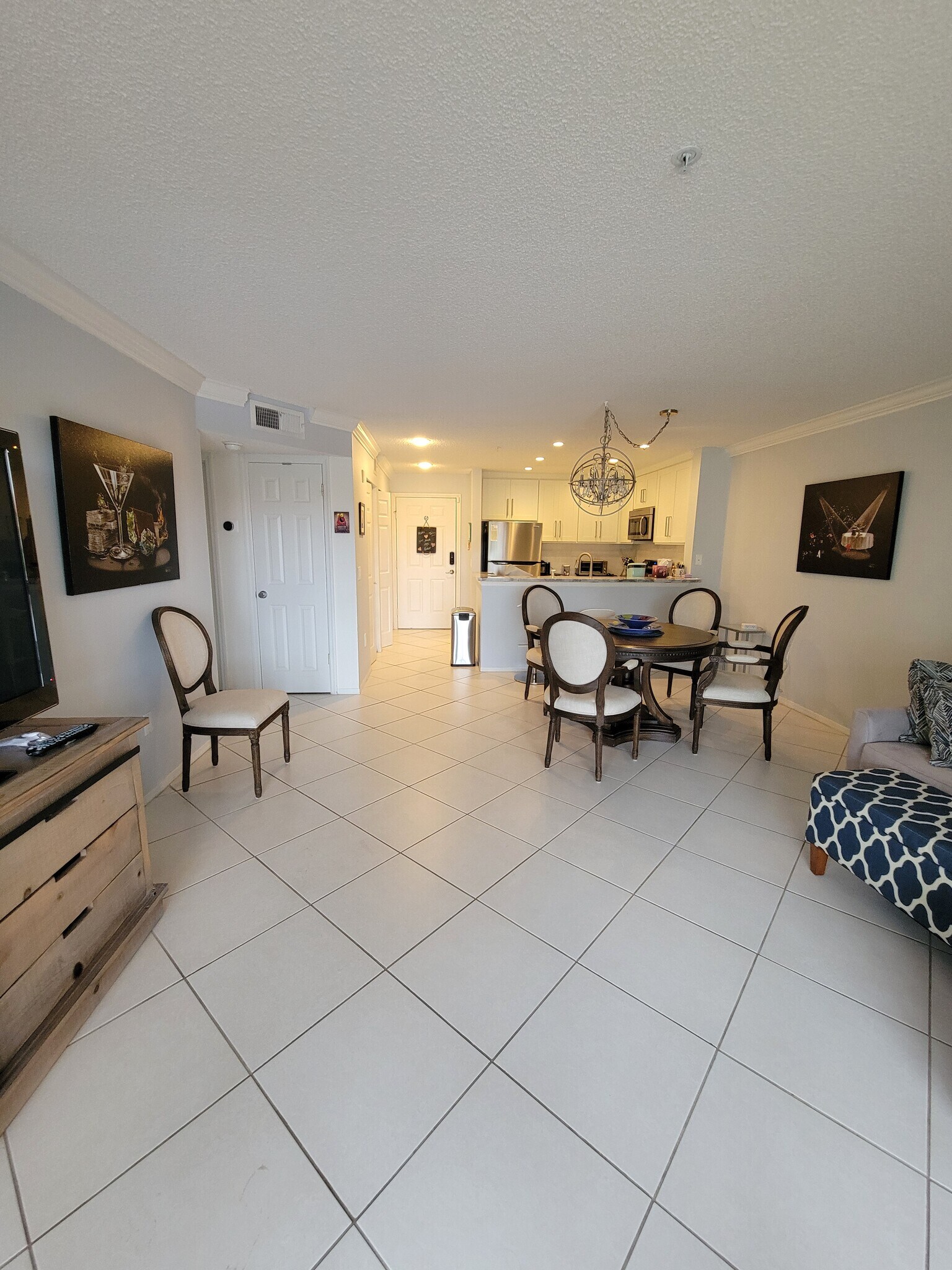 Building Photo - 2400 Feather Sound Dr