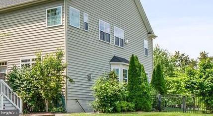 Building Photo - 41857 Rawnsley Dr