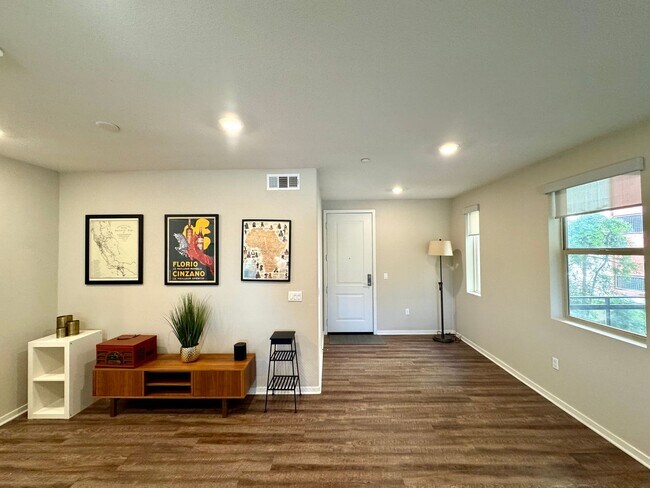 Building Photo - Contemporary 2 Bedroom 2 bath condo in the...