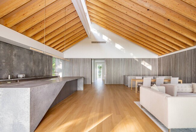 Building Photo - 47L S Ferry Rd