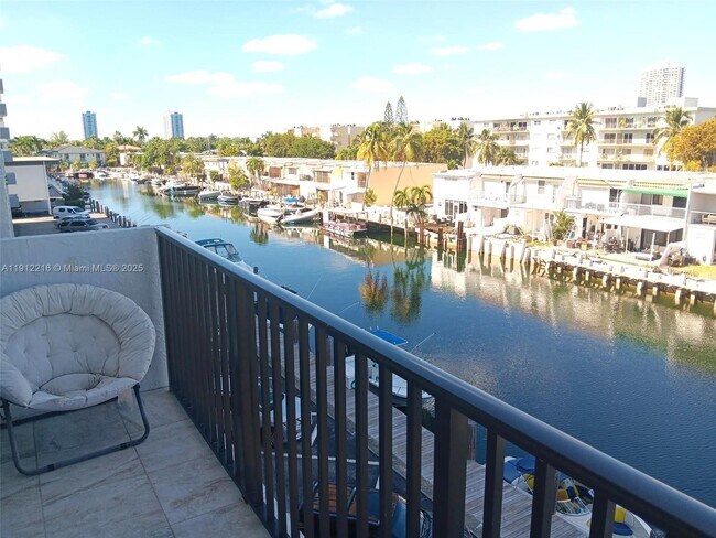 Building Photo - 3703 NE 166th St