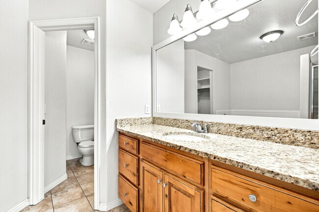 Building Photo - Beautiful Townhome in American Fork!