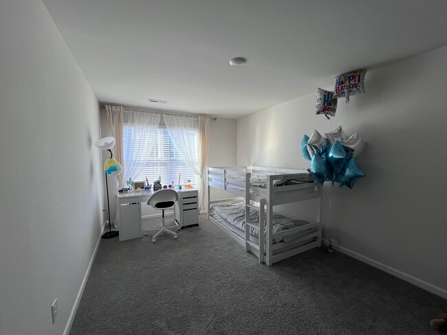 Building Photo - 95 Malcolm Ct