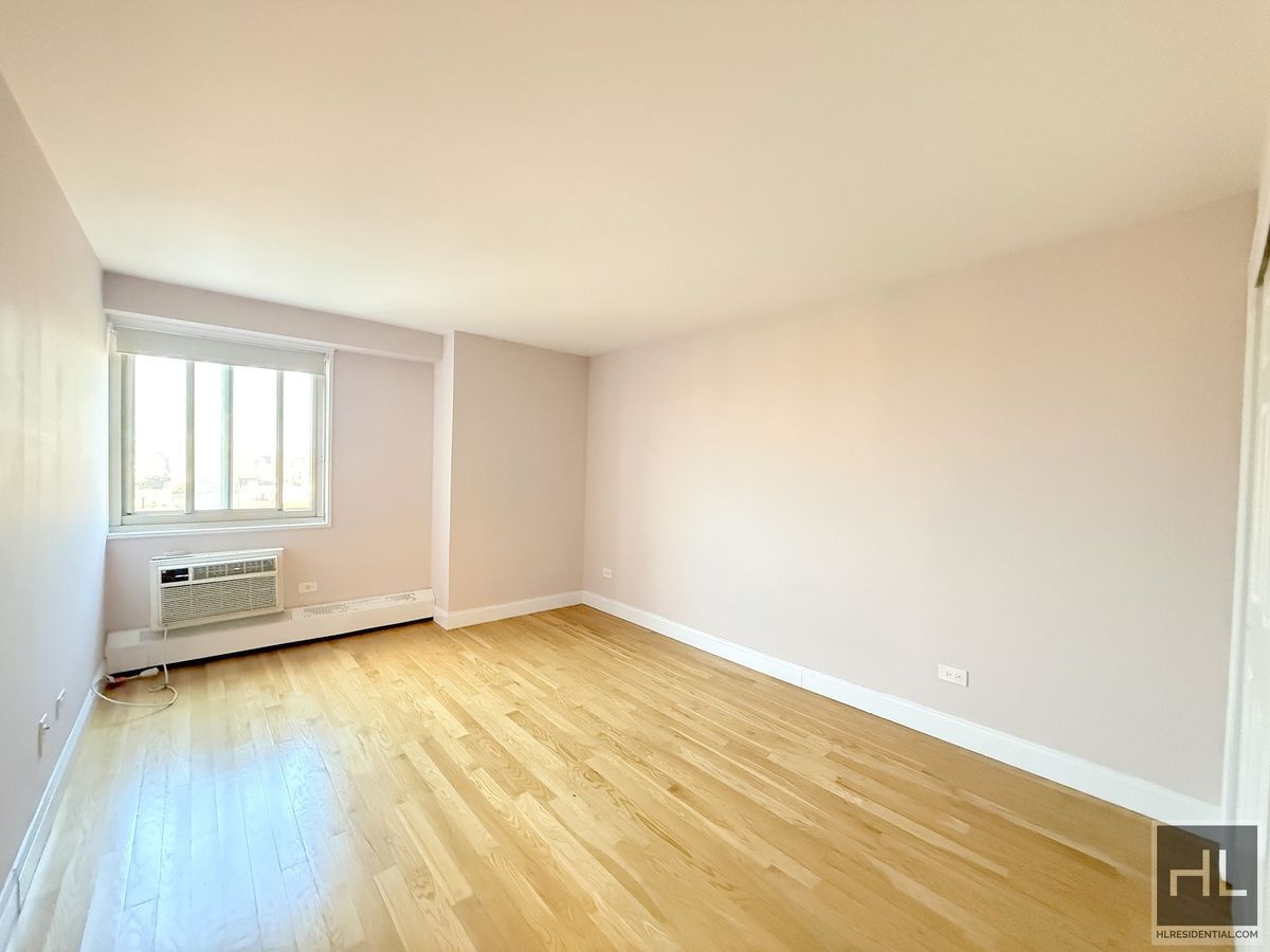 Building Photo - 1 bed 1 bath with dinning area , Washer and dryer - WEST 93 STREET