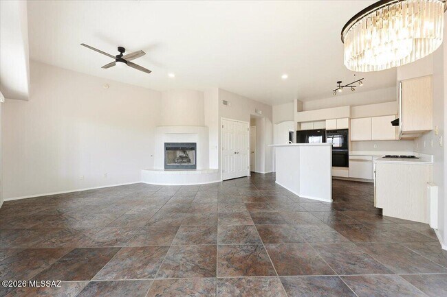 Building Photo - 10961 E Siskin Pl