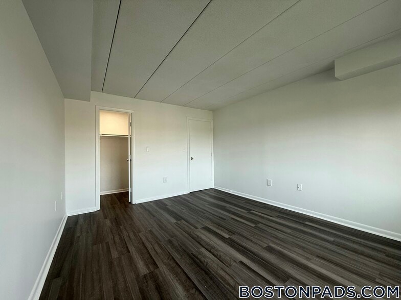 Building Photo - 53 Hill Rd