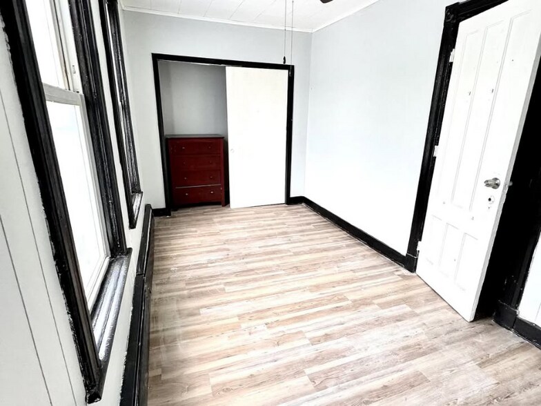 Building Photo - 450 Hamilton St