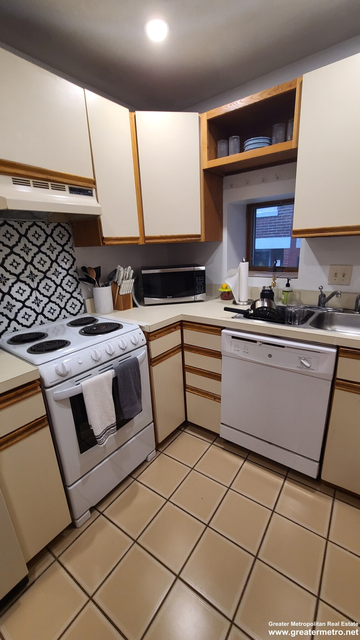 Building Photo - 183 Endicott St