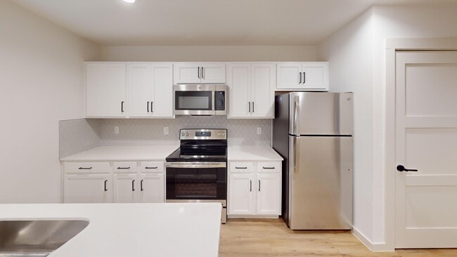 Building Photo - Beaux House at Bishop Ridge