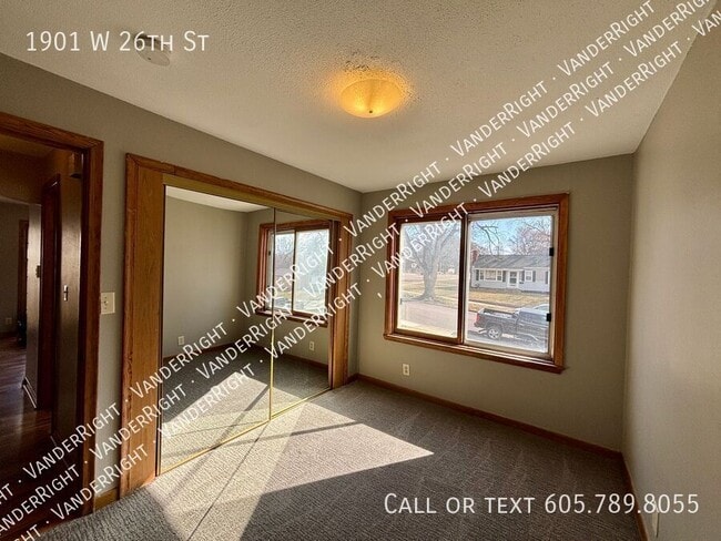 Building Photo - 1901 W 26th St