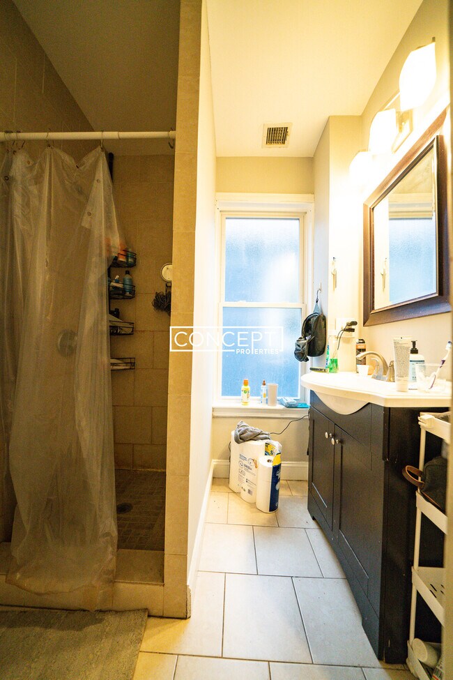 Building Photo - 63 Hillside St