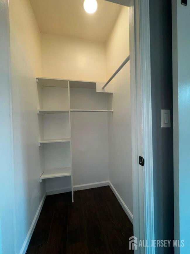 Building Photo - 487 S 17th St