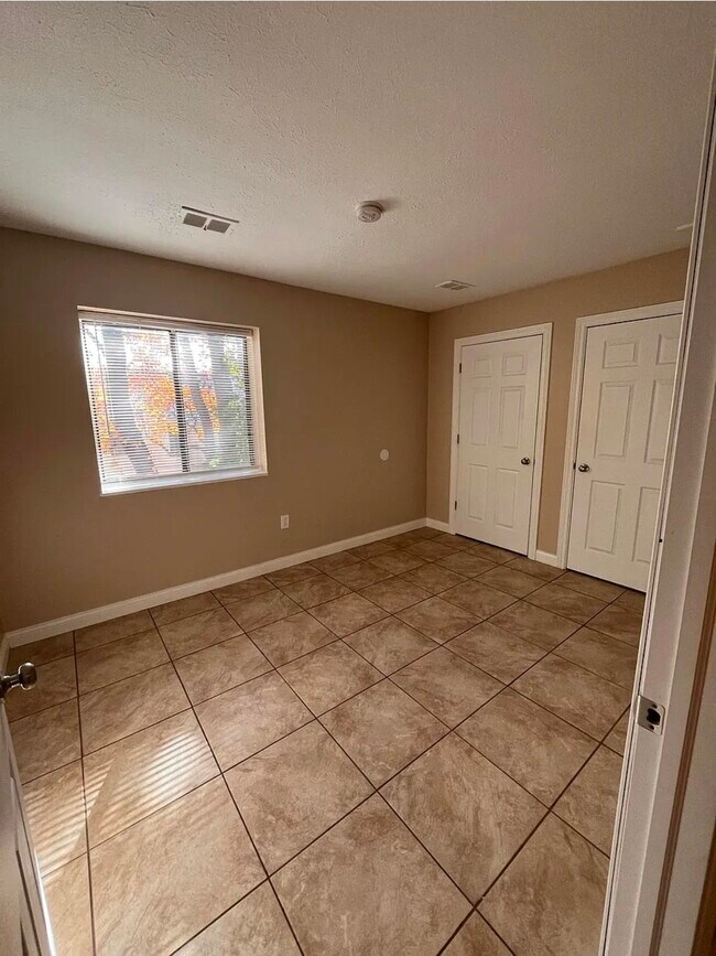 Building Photo - 38280 North Ln