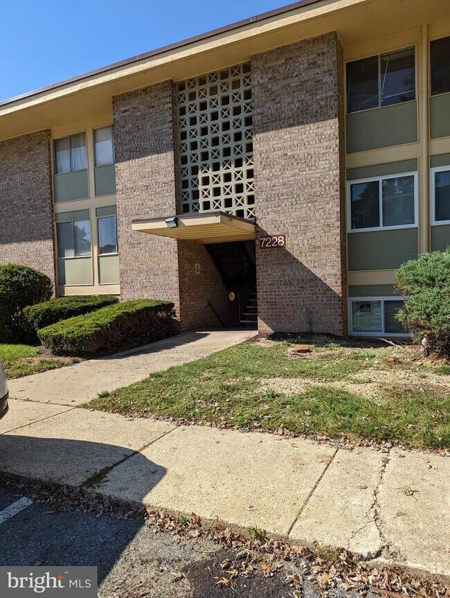 Building Photo - 7228 Donnell Pl