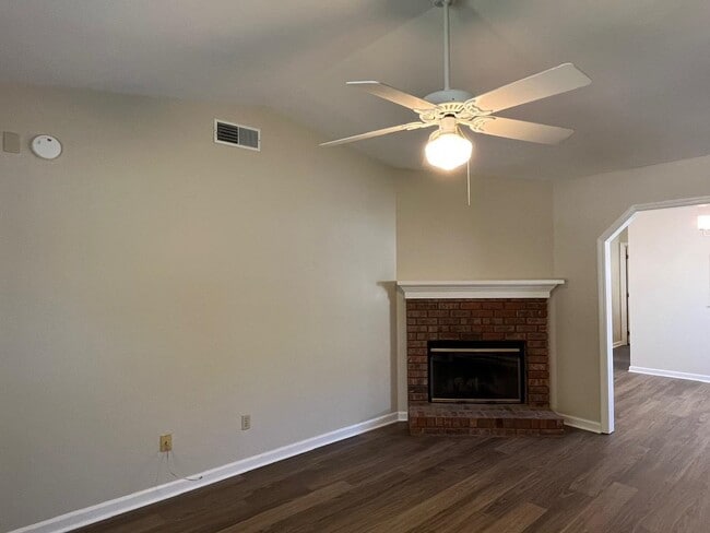 Building Photo - 456 High Point Ln