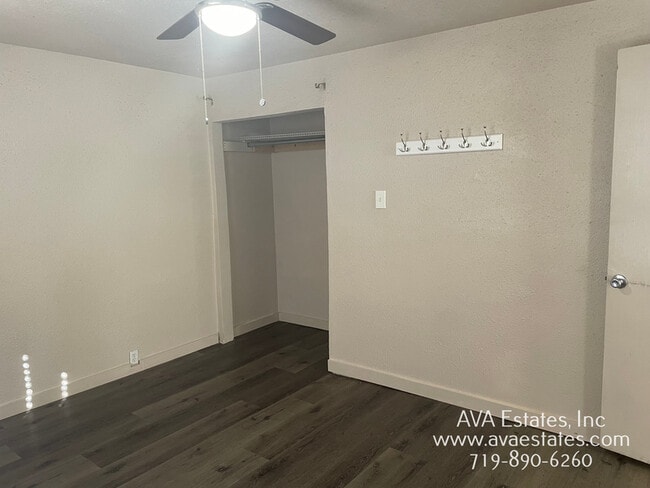 Building Photo - 901 W 17th St