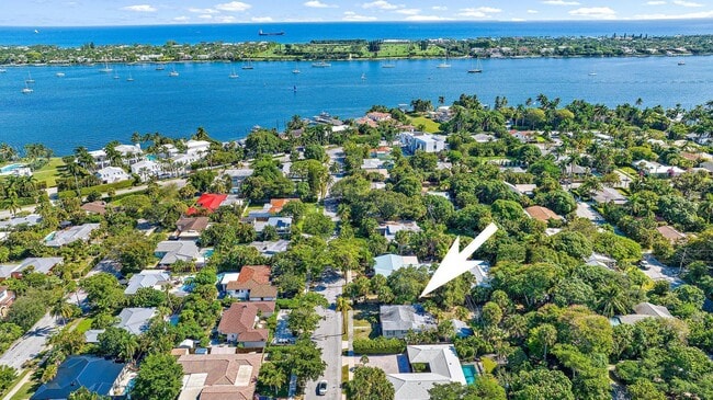 Building Photo - 306 34th St