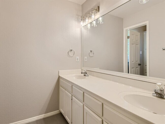 Building Photo - 16104 Fritsch Cove