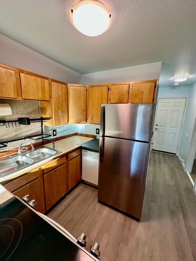 Building Photo - 2 Bed, 1 Bath A-Frame for Rent!