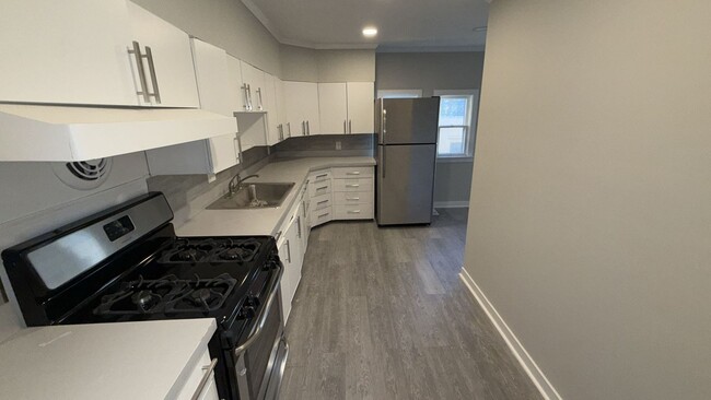 Building Photo - Fresh 3 Bedroom House in West End Easton w...