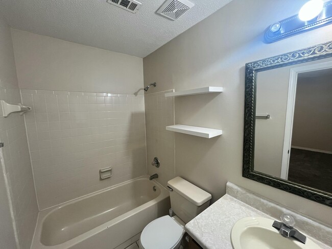 Building Photo - 41 3rd Ave