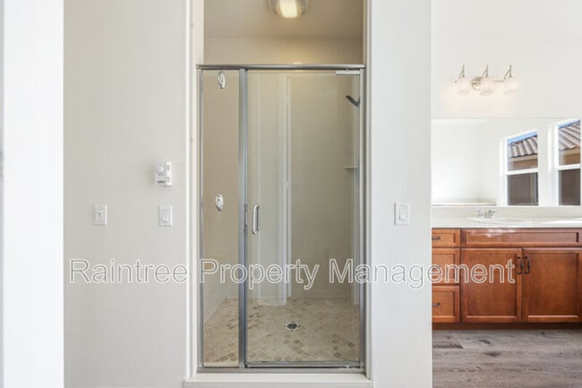 Building Photo - 1735 Avenida Regina