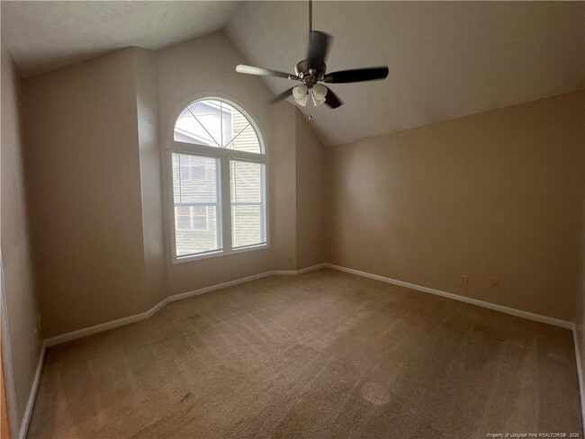 Building Photo - 950 Stewarts Creek Dr