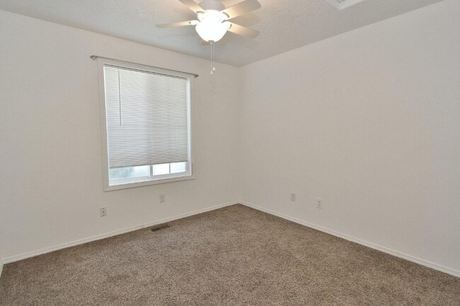 Building Photo - Single-Level Home in Quiet Neighborhood