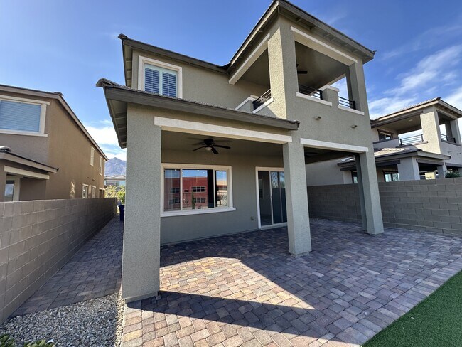 Building Photo - 360 Wind Poppy St