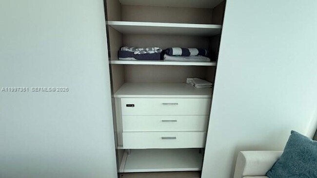 Building Photo - 460 NE 28th St