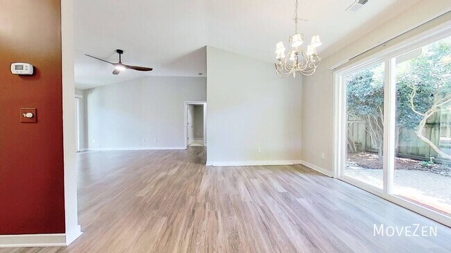 Building Photo - 7112 Key Pointe Dr