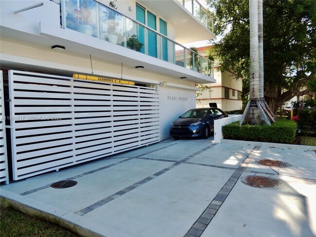 Building Photo - 1170 101st St